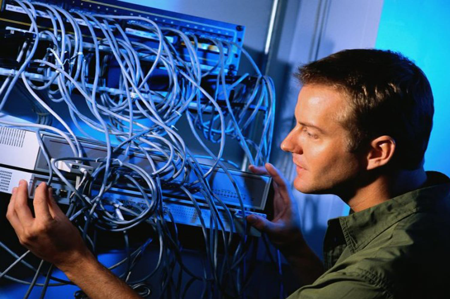 Системы связи интернет. Монтаж слаботочных систем. Компьютерные технологии. Монтаж слаботочных сетей. Компьютерные сети.